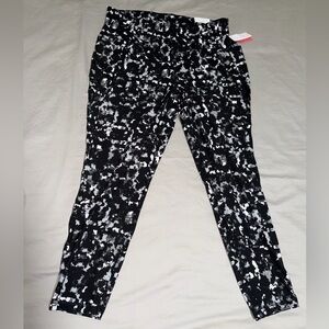 NWT Lane Bryant LIVI Soft Stretch 7/8 Leggings – Black & White Print 18/20